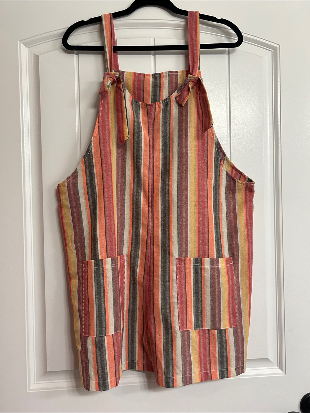Women’s Multi-Color Striped Tie-Shoulder Short Romper Size XL/ Perfect for Fall